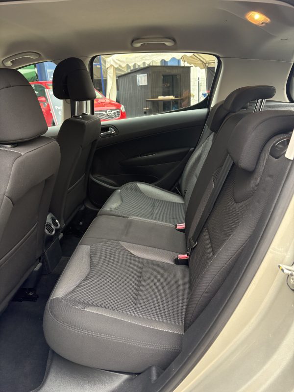 Peugeot 308 1.6 Premium – Image 8