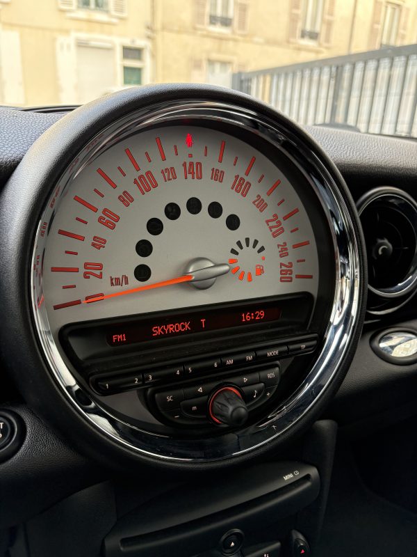 MINI COOPER (2) 2.0 D 112  BVA – Image 15