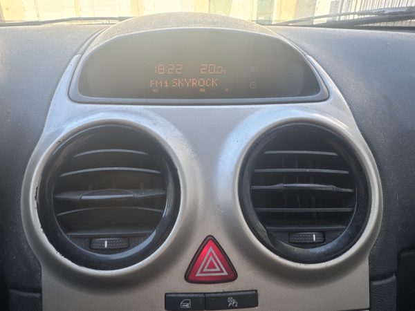 OPEL CORSA IV (2) 1.3 CDTI 75 FAP EDITION 5P – Image 9